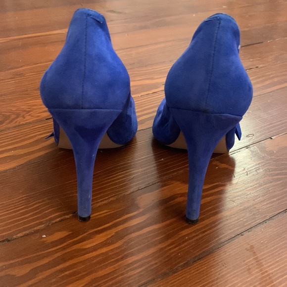 Blue suede pumps - Picture 4 of 9